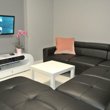 Apartamenty Centrum- Kochanowskiego -Dawniej Two-Bedroom Apartment เจโลนากูรา ภายนอก รูปภาพ