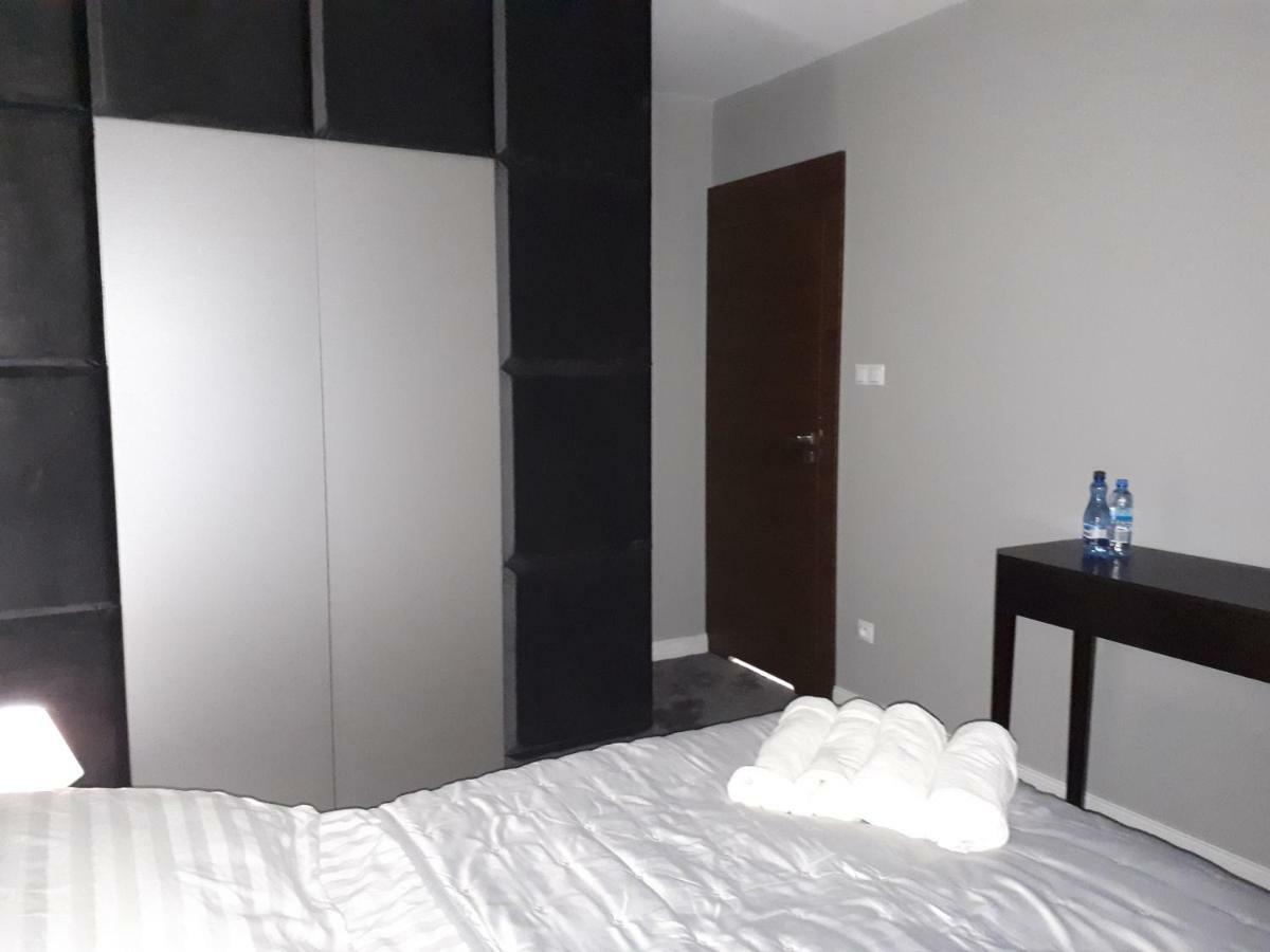 Apartamenty Centrum- Kochanowskiego -Dawniej Two-Bedroom Apartment เจโลนากูรา ภายนอก รูปภาพ