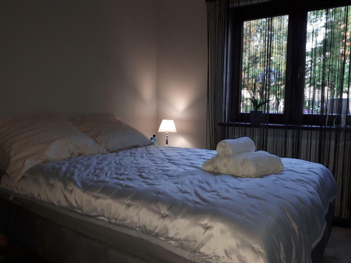 Apartamenty Centrum- Kochanowskiego -Dawniej Two-Bedroom Apartment เจโลนากูรา ภายนอก รูปภาพ
