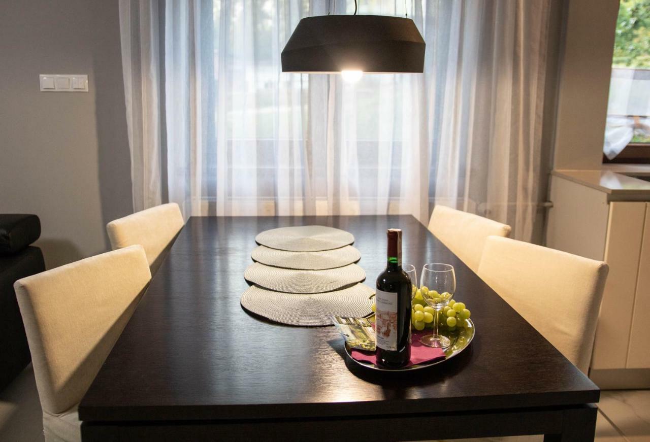 Apartamenty Centrum- Kochanowskiego -Dawniej Two-Bedroom Apartment เจโลนากูรา ภายนอก รูปภาพ