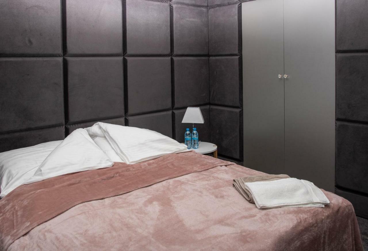 Apartamenty Centrum- Kochanowskiego -Dawniej Two-Bedroom Apartment เจโลนากูรา ภายนอก รูปภาพ