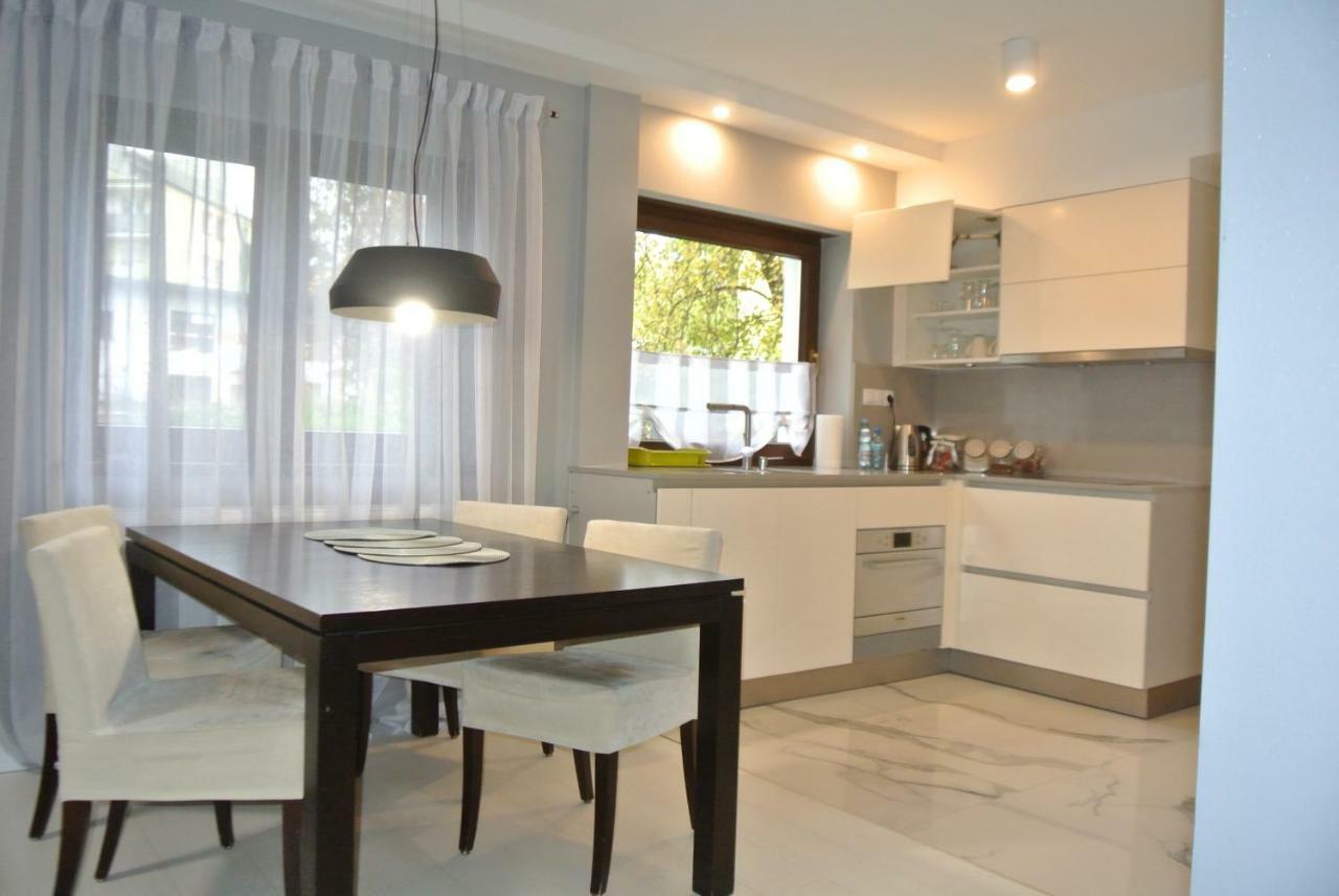 Apartamenty Centrum- Kochanowskiego -Dawniej Two-Bedroom Apartment เจโลนากูรา ภายนอก รูปภาพ
