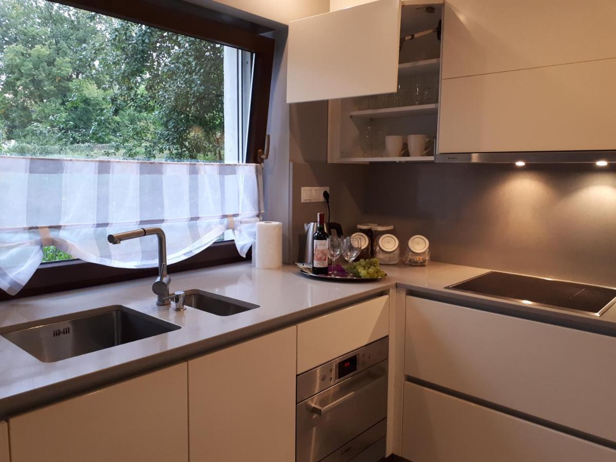 Apartamenty Centrum- Kochanowskiego -Dawniej Two-Bedroom Apartment เจโลนากูรา ภายนอก รูปภาพ
